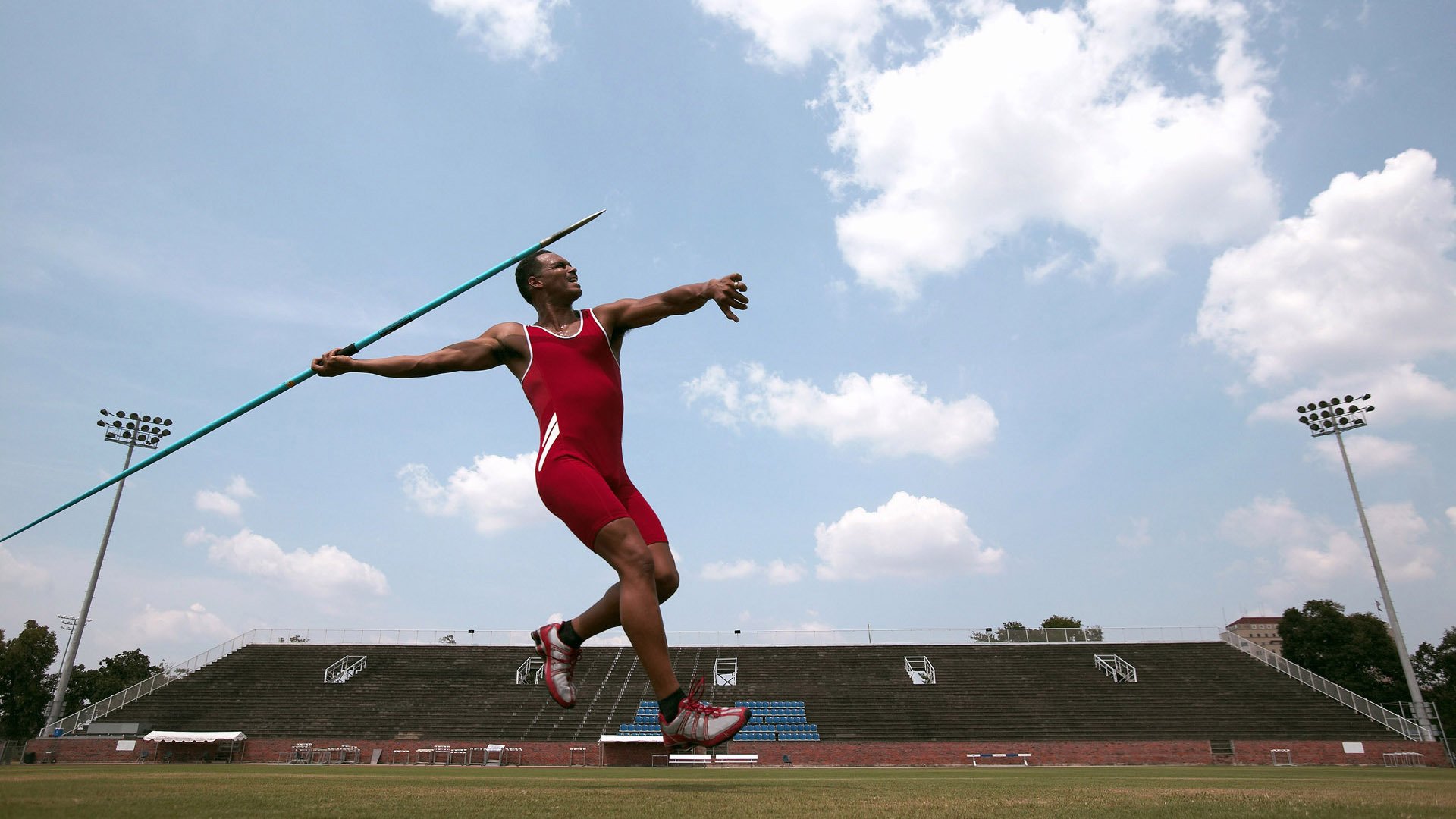 当非洲鼓点响彻亚平宁，从加纳火力到萨内接管，足球战术的全球化交响