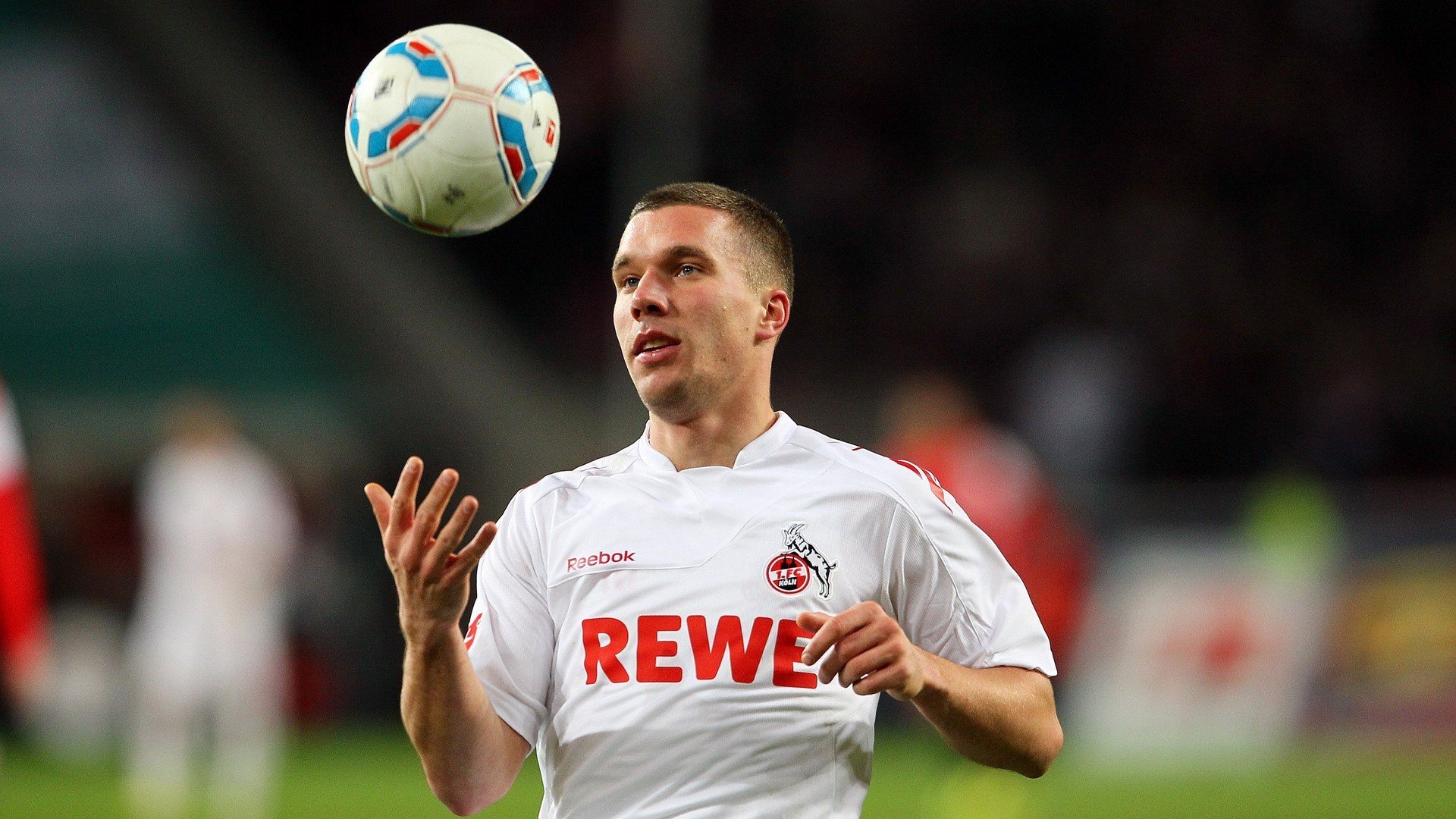 IM体育App下载-哈利伯顿点燃赛场，雄鹿强势晋级，湖人王朝余晖下的新格局