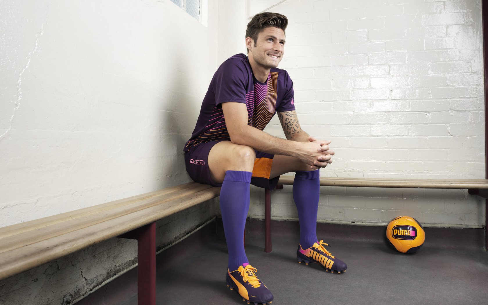 奥运周期关键战焦点战，那不勒斯压制曼联，战术博弈启示录